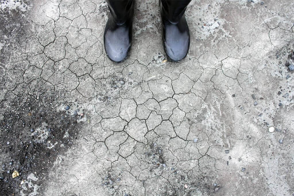 Iceland Boots & Cracks