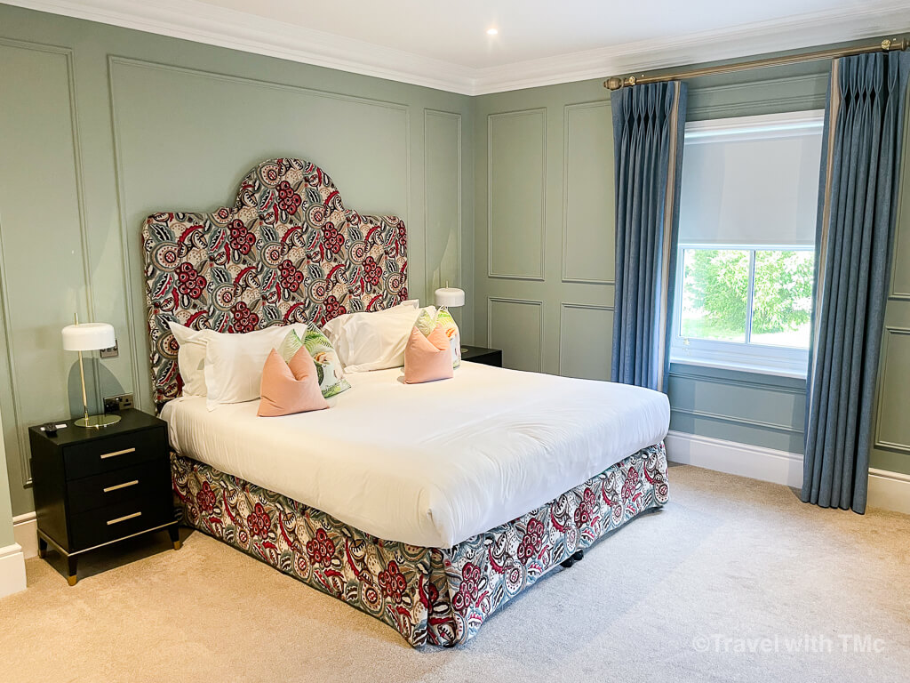 Silken Thomas Virginia Lodge Bedroom