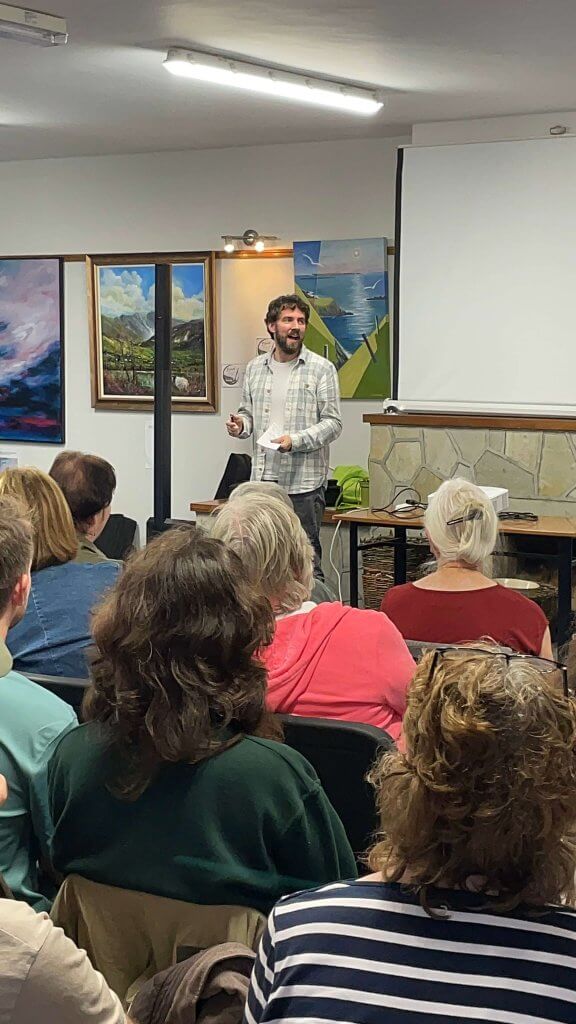 Oideas Gael - Course Manager Rónán Speaking to Group